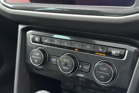 DC68CSY Volkswagen Tiguan 2.0 TDI SEL DSG Euro 6 (s/s) 5dr Thumbnail #55