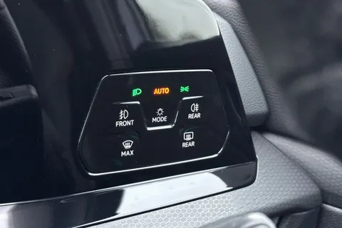 CX70OOE Volkswagen Golf 2.0 TSI GTI DSG Euro 6 (s/s) 5dr Thumbnail #41