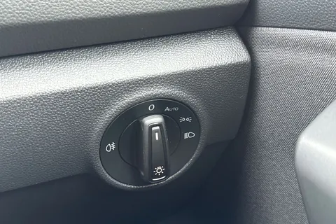 VO72OJV Volkswagen T-Roc 1.0 TSI Life Euro 6 (s/s) 5dr Thumbnail #41