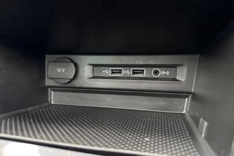 DC68CSY Volkswagen Tiguan 2.0 TDI SEL DSG Euro 6 (s/s) 5dr Thumbnail #56