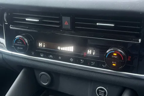 EJ71RZV Nissan Qashqai 1.3 DiG-T MH 158 N-Connecta 5dr Xtronic Thumbnail #21