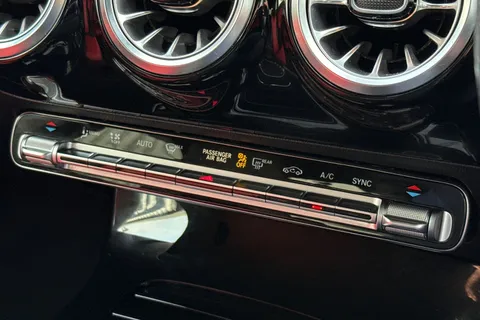 KN22NLC Mercedes-Benz Cla Class 2.0 CLA250 AMG Line (Premium Plus 2) Coupe 7G-DCT Euro 6 (s/s) 4dr Thumbnail #22