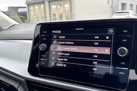 VO72OJV Volkswagen T-Roc 1.0 TSI Life Euro 6 (s/s) 5dr Thumbnail #44