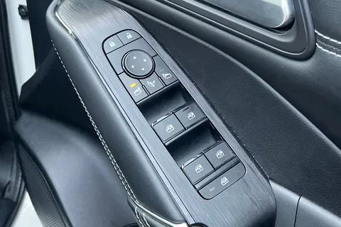 EJ71RZV Nissan Qashqai 1.3 DiG-T MH 158 N-Connecta 5dr Xtronic Thumbnail #23