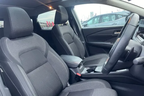 EJ71RZV Nissan Qashqai 1.3 DiG-T MH 158 N-Connecta 5dr Xtronic Thumbnail #24