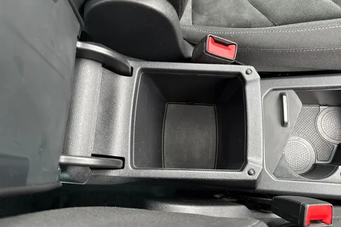 DC68CSY Volkswagen Tiguan 2.0 TDI SEL DSG Euro 6 (s/s) 5dr Thumbnail #60