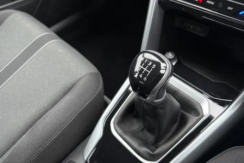 VO72OJV Volkswagen T-Roc 1.0 TSI Life Euro 6 (s/s) 5dr Thumbnail #52