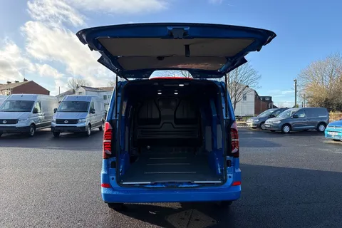 MF75FGX Volkswagen Transporter T32 Panel Van Commerce Pro SWB 150 PS 2.0 TDI 8sp Automatic 4MOTION Thumbnail #31