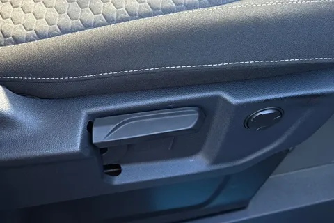 MF75FGX Volkswagen Transporter T32 Panel Van Commerce Pro SWB 150 PS 2.0 TDI 8sp Automatic 4MOTION Thumbnail #32