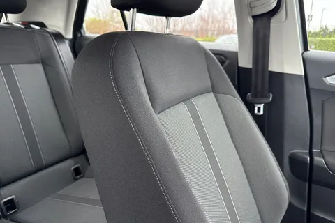 VO72OJV Volkswagen T-Roc 1.0 TSI Life Euro 6 (s/s) 5dr Thumbnail #56