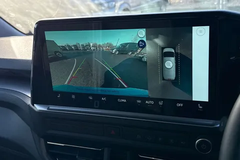 MF75FGX Volkswagen Transporter T32 Panel Van Commerce Pro SWB 150 PS 2.0 TDI 8sp Automatic 4MOTION Thumbnail #35