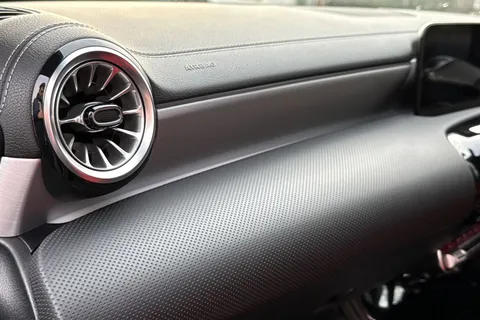 KN22NLC Mercedes-Benz Cla Class 2.0 CLA250 AMG Line (Premium Plus 2) Coupe 7G-DCT Euro 6 (s/s) 4dr Thumbnail #37