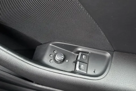 BJ17HNP Audi A3 1.4 TFSI CoD S line Euro 6 (s/s) 3dr Thumbnail #38