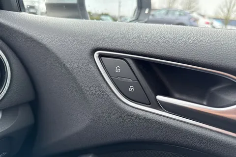 BJ17HNP Audi A3 1.4 TFSI CoD S line Euro 6 (s/s) 3dr Thumbnail #39