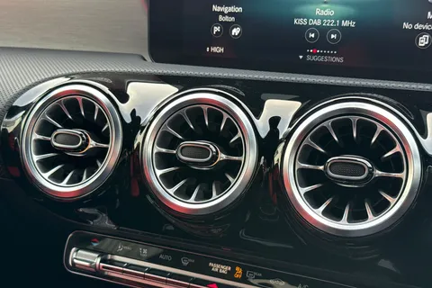 KN22NLC Mercedes-Benz Cla Class 2.0 CLA250 AMG Line (Premium Plus 2) Coupe 7G-DCT Euro 6 (s/s) 4dr Thumbnail #43