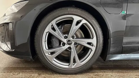 NJ72HHZ Audi e-tron GT 390kW Quattro 93kWh 4dr Auto Thumbnail #4