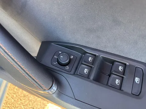  CUPRA Leon 1.5 eTSI V2 DSG Euro 6 (s/s) 5dr Thumbnail #18