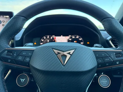 32 of 56 for CUPRA Leon 1.5 eTSI EVO V3 DSG Euro 6 (s/s) 5dr