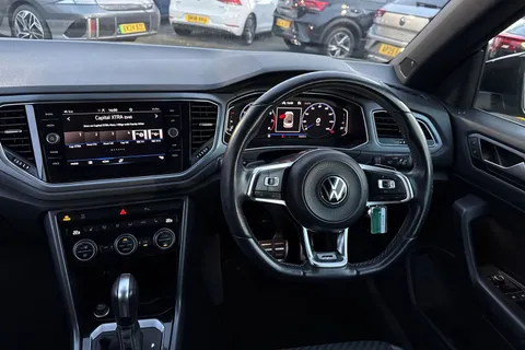 FG71XDW Volkswagen T-Roc 1.5 TSI R-Line 2dr DSG | Heated Seats | Beats Audio Pack | Heated Seats Thumbnail #18