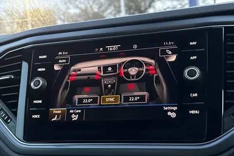 FG71XDW Volkswagen T-Roc 1.5 TSI R-Line 2dr DSG | Heated Seats | Beats Audio Pack | Heated Seats Thumbnail #22