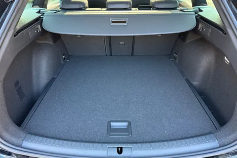  SEAT Leon 1.5 TSI FR Black Edition Euro 6 (s/s) 5dr Thumbnail #7