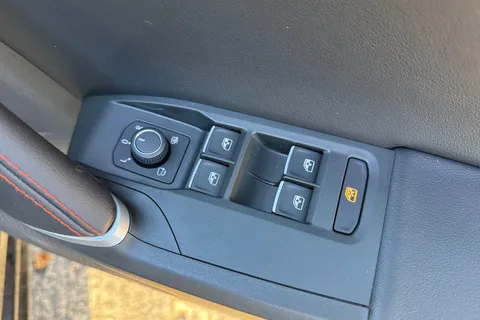  SEAT Leon 1.5 TSI FR Black Edition Euro 6 (s/s) 5dr Thumbnail #21