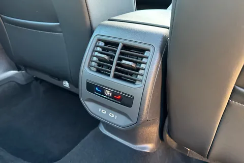  SEAT Leon 1.5 TSI FR Black Edition Euro 6 (s/s) 5dr Thumbnail #31