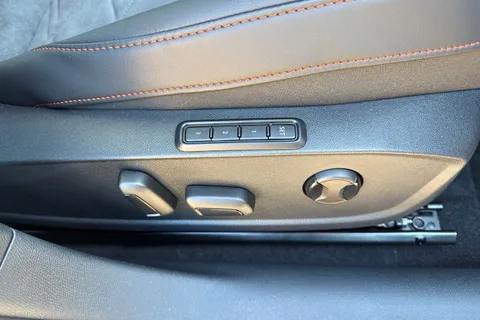  SEAT Leon 1.5 TSI FR Black Edition Euro 6 (s/s) 5dr Thumbnail #33