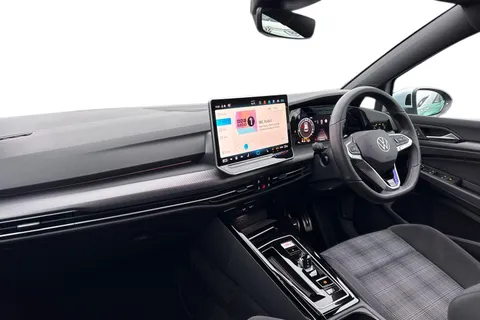 DC25WKK Volkswagen Golf 1.5 TSI 272 GTE eHybrid 5dr DSG Thumbnail #9