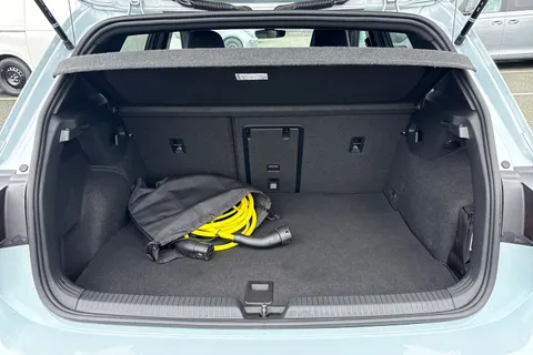 DC25WKK Volkswagen Golf 1.5 TSI 272 GTE eHybrid 5dr DSG Thumbnail #10