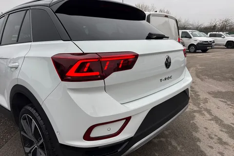  Volkswagen T-Roc 1.5 TSI Style Design DSG Euro 6 (s/s) 5dr Thumbnail #8