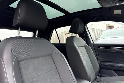  Volkswagen T-Roc 1.5 TSI Style Design DSG Euro 6 (s/s) 5dr Thumbnail #24