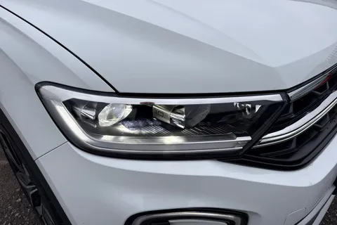  Volkswagen T-Roc 1.5 TSI Style Design DSG Euro 6 (s/s) 5dr Thumbnail #26