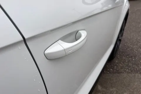  Volkswagen T-Roc 1.5 TSI Style Design DSG Euro 6 (s/s) 5dr Thumbnail #27