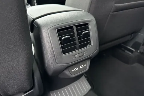  Volkswagen T-Roc 1.5 TSI Style Design DSG Euro 6 (s/s) 5dr Thumbnail #36