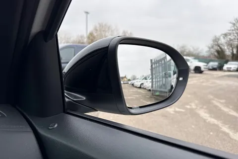  Volkswagen T-Roc 1.5 TSI Style Design DSG Euro 6 (s/s) 5dr Thumbnail #39