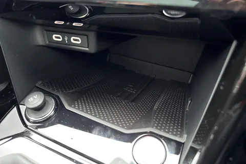  Volkswagen T-Roc 1.5 TSI Style Design DSG Euro 6 (s/s) 5dr Thumbnail #40