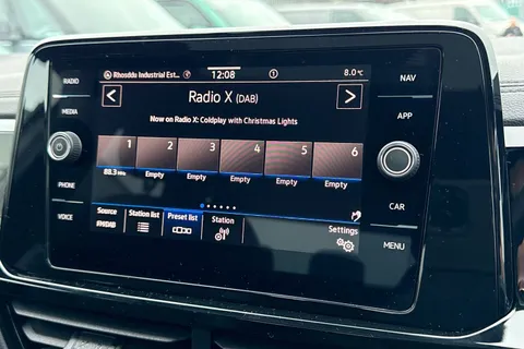  Volkswagen T-Roc 1.5 TSI Style Design DSG Euro 6 (s/s) 5dr Thumbnail #48