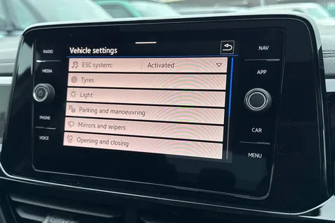  Volkswagen T-Roc 1.5 TSI Style Design DSG Euro 6 (s/s) 5dr Thumbnail #52