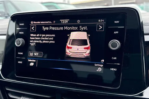  Volkswagen T-Roc 1.5 TSI Style Design DSG Euro 6 (s/s) 5dr Thumbnail #53