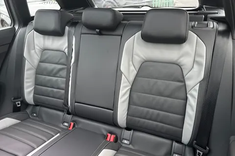 CX75YCB Volkswagen Golf 2.0 TDI 150 R-Line 5dr DSG Thumbnail #19