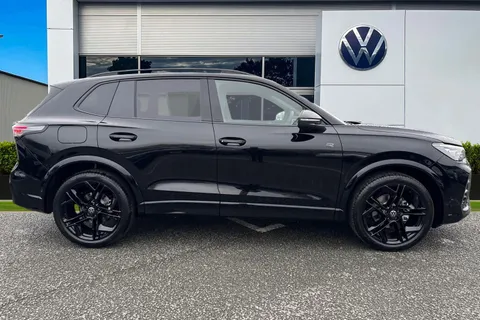  Volkswagen Tiguan 1.5 eTSI MHEV R-Line DSG Euro 6 (s/s) 5dr Thumbnail #4