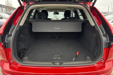 FG24YUB Volvo Xc60 2.0 B5P Ultimate Dark 5dr AWD Geartronic Thumbnail #6