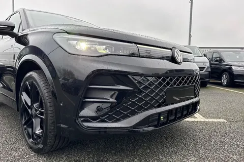  Volkswagen Tiguan 1.5 eTSI MHEV R-Line DSG Euro 6 (s/s) 5dr Thumbnail #9