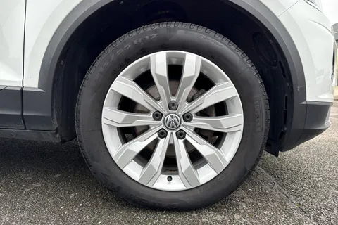 CY19VGJ Volkswagen T-Roc 1.6 TDI SE Euro 6 (s/s) 5dr Thumbnail #10