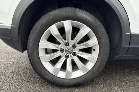 CY19VGJ Volkswagen T-Roc 1.6 TDI SE Euro 6 (s/s) 5dr Thumbnail #11