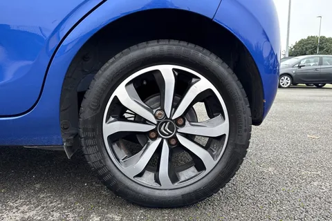 YY69ELC Citroën C1 1.0 VTi Flair Euro 6 (s/s) 5dr Thumbnail #13