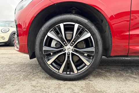 FG24YUB Volvo Xc60 2.0 B5P Ultimate Dark 5dr AWD Geartronic Thumbnail #12