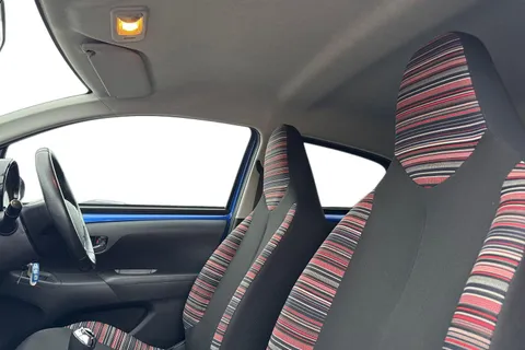 YY69ELC Citroën C1 1.0 VTi Flair Euro 6 (s/s) 5dr Thumbnail #16