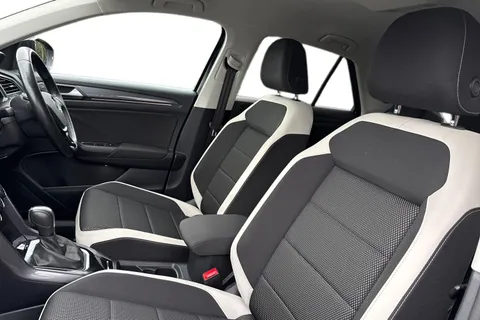 PX21OLG Volkswagen T-Roc 1.5 TSI EVO SEL DSG Euro 6 (s/s) 5dr Thumbnail #16